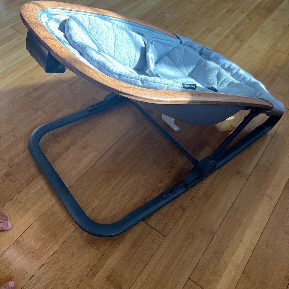 Maxi Cosi baby seat-2 in 1 seat and rocker